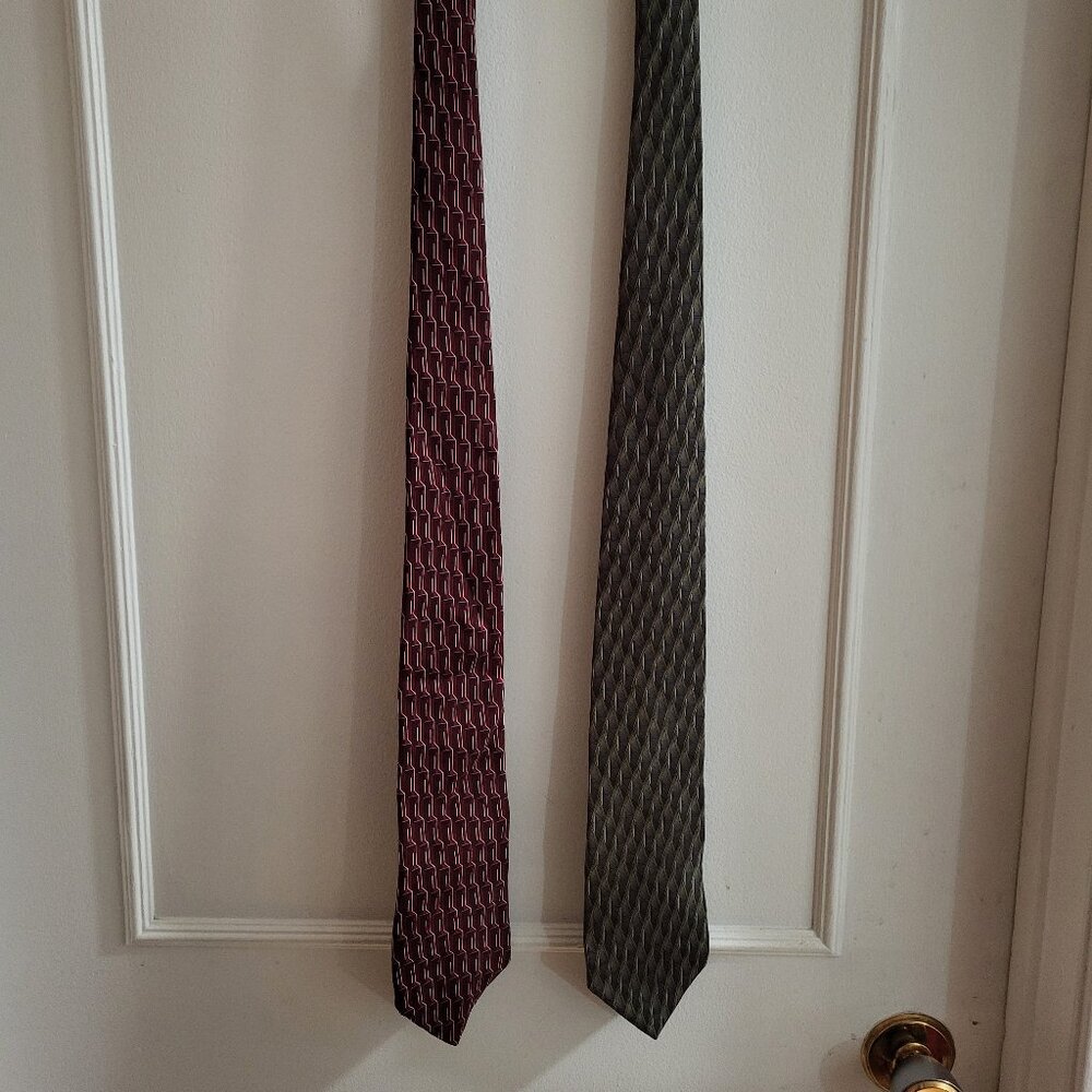 Bundle of Two Distinction Men's Neckties - Green & Red Geometric Pattern